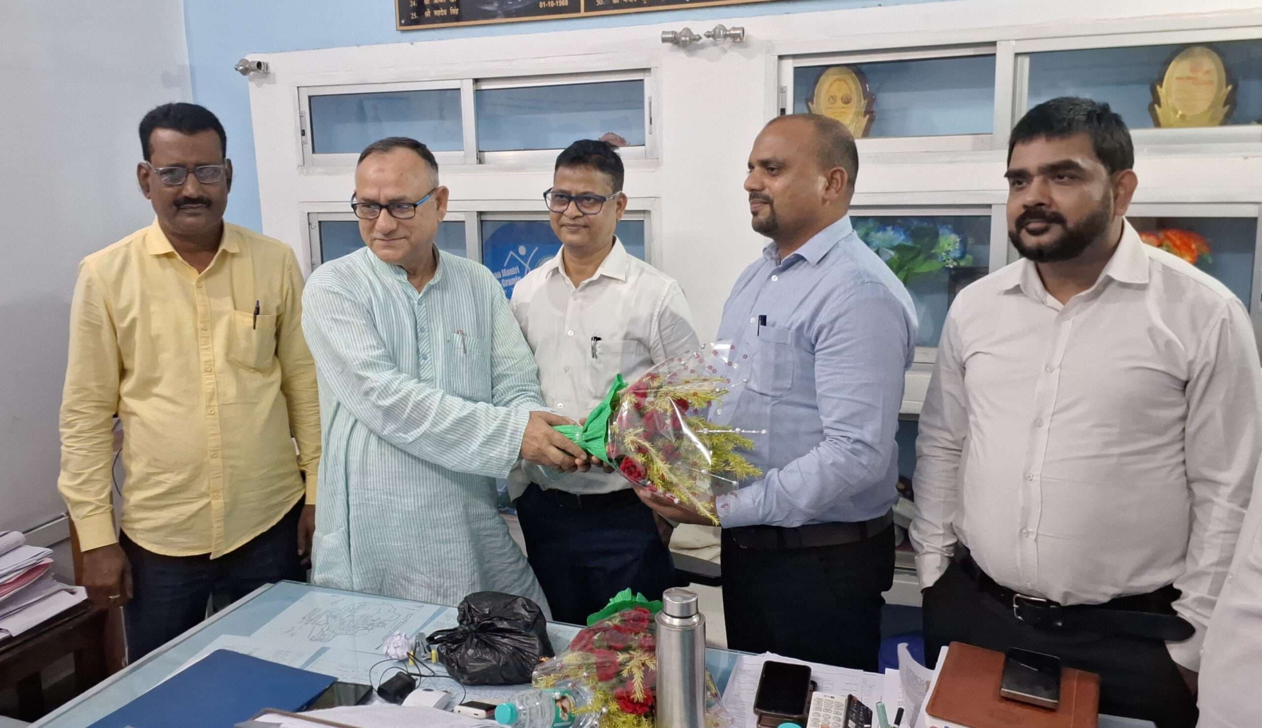 पूर्णिया पूर्व के नये बीडीओ व बीपीआरओ ने किया पदभार ग्रहण