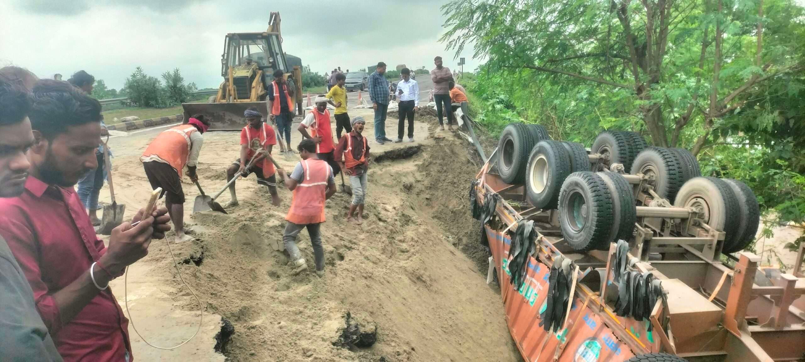 दो दिन बाद भी एनएच की मरम्मत नहीं