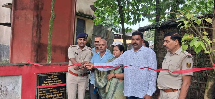 10 लाख 56 हजार की लागत से यात्री शेड व शौचालय निर्माण कार्य का शिलान्यास