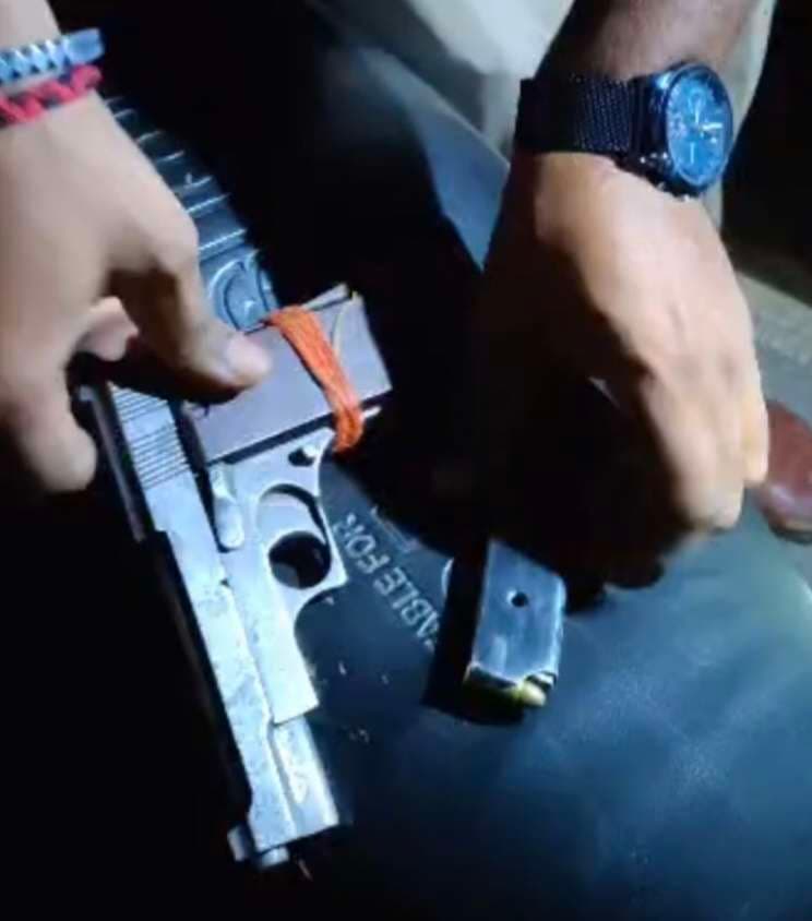 हथियार व कारतूस के साथ दो बदमाश गिरफ्तार, दो फरार