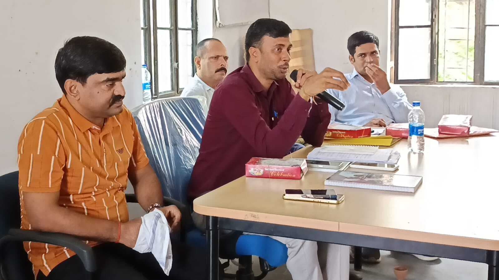 विधानसभा चुनाव को लेकर अधिकारियों की विशेष बैठक, बीडीओ ने दिए सख्त निर्देश