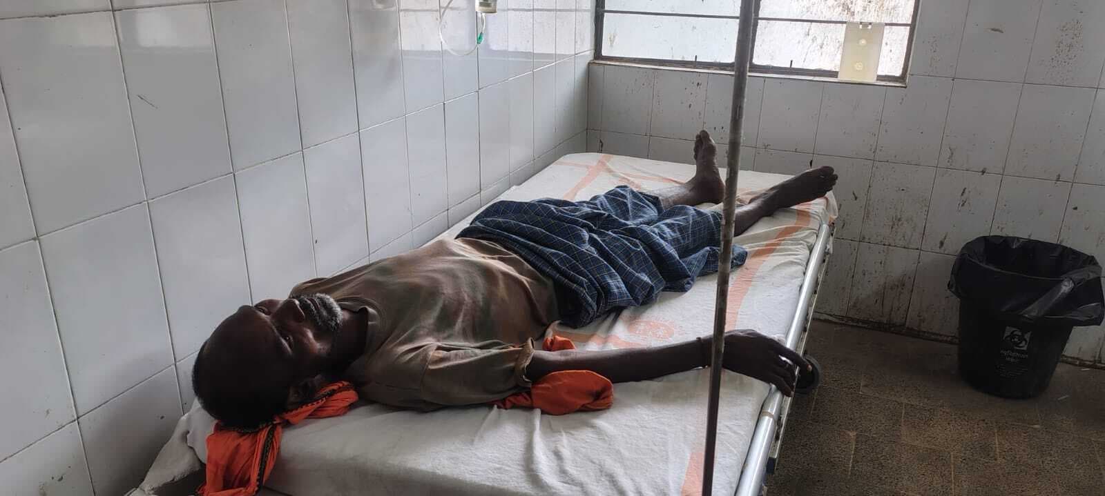 सर्पदंश से घायल अधेड़ पहुंचा अस्पताल, स्वस्थ होकर लौटा घर