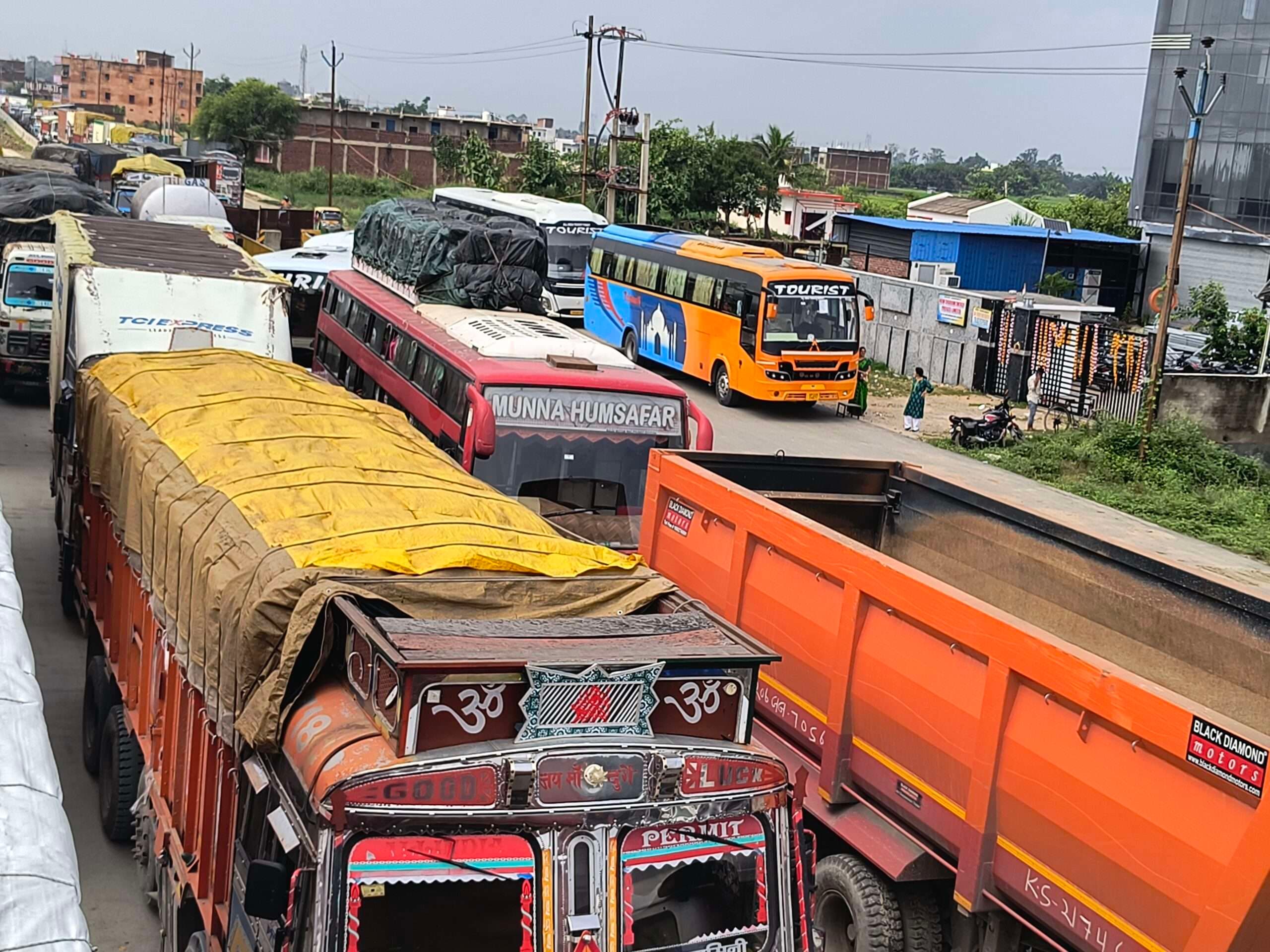 Sasaram News : सासाराम में एनएच पर 20 किमी में पांच घंटों तक लगा रहा महाजाम