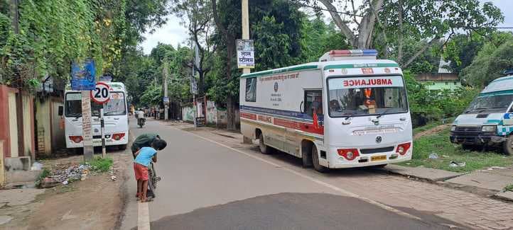 बदहाली. गोड्डा में दम तोड़ती 108 एंबुलेंस सेवा, जंग खा रहे वाहन