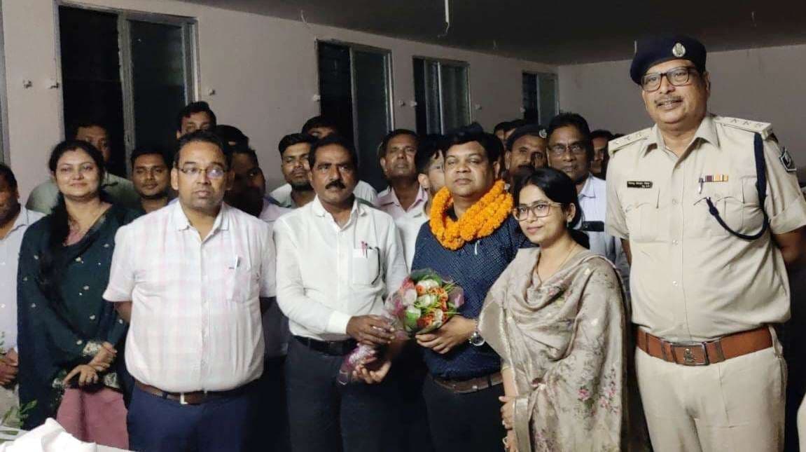 विदाई पर भावुक हुए डीसीएलआर, तारापुर की धरती को बताया प्रेरणास्त्रोत