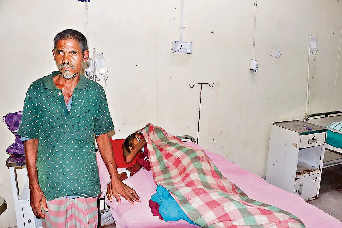 Jamshedpur News : धालभूमगढ़ की सुकुरमनी सबर को बेहतर इलाज के लिए सदर अस्पताल में कराया गया भर्ती