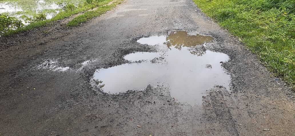 आठ महीने में ही टूटने लगी 11 करोड़ की लागत से बनी सड़क