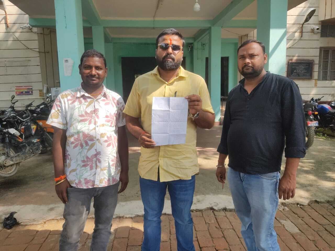 दुर्गा मंदिर का गेट तोड़कर चोरों ने की चोरी