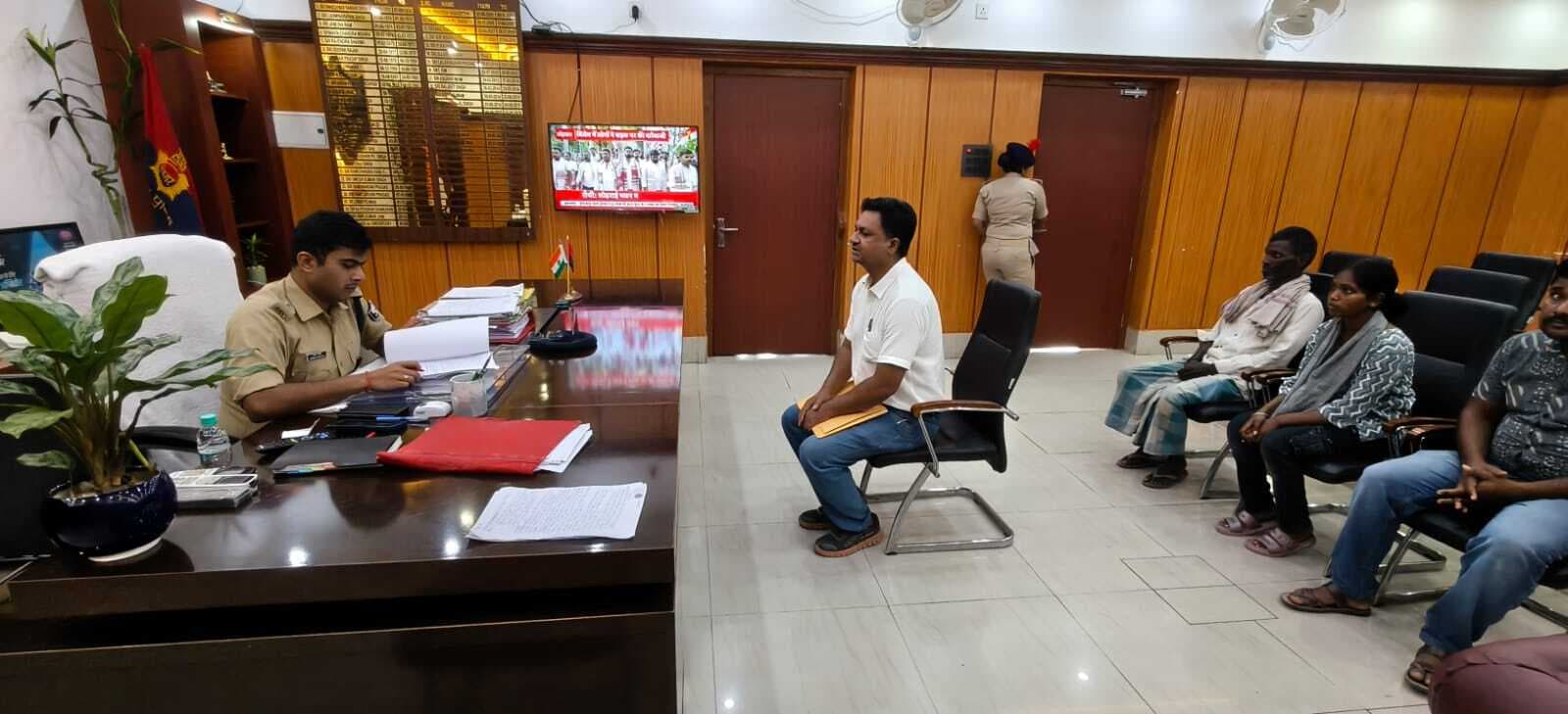 जनता दरबार में 10 फरियादियों ने लगायी न्याय का गुहार