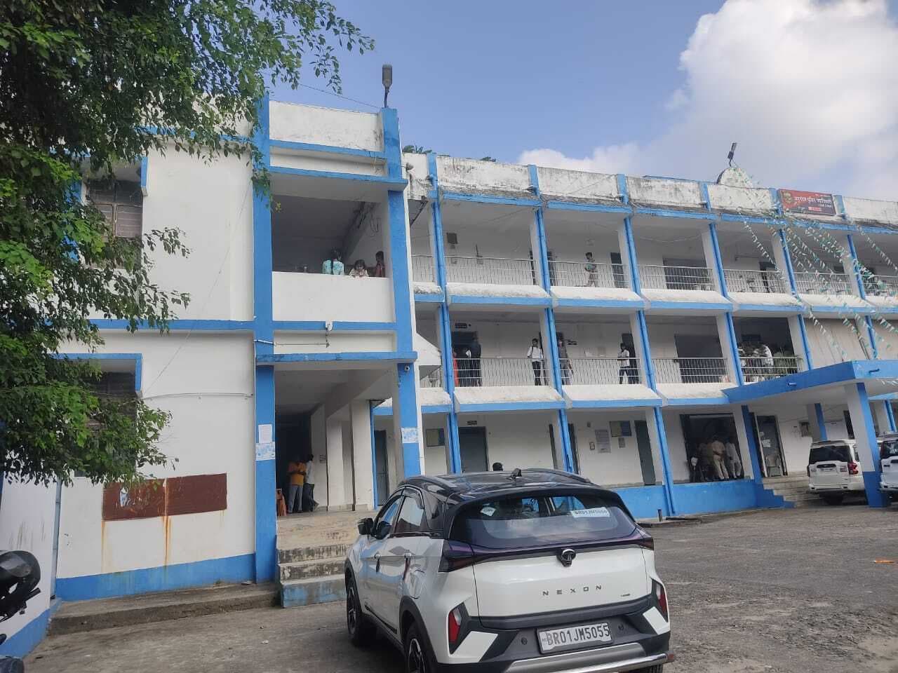 तकनीकी खराबी के कारण एक माह से जमीन की रजिस्ट्री बाधित, लोग परेशान