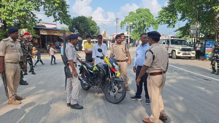 बगैर लाइसेंस वाले वाहन चालकों से काटा गया चालान