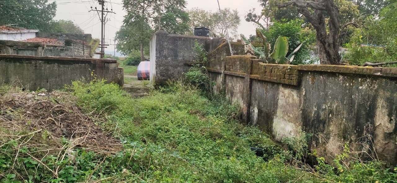 त्योहारों में भी करकट्टा-विश्रामपुर कॉलोनी से नहीं होती कचरों की सफाई