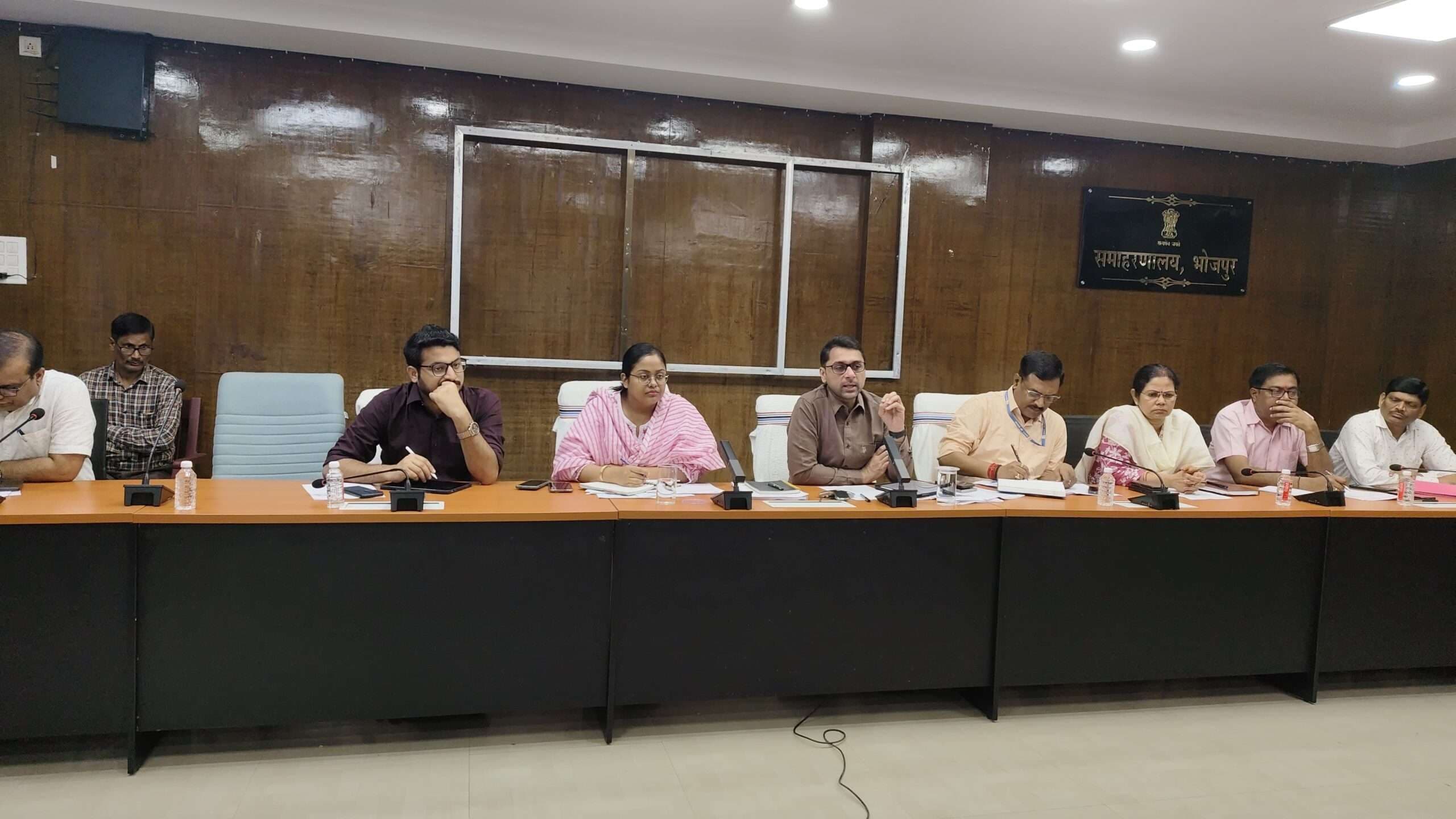 चुनाव में इस्तेमाल के लिए लगनेवाले वाहनों का डेटा बेस करें तैयार : डीएम