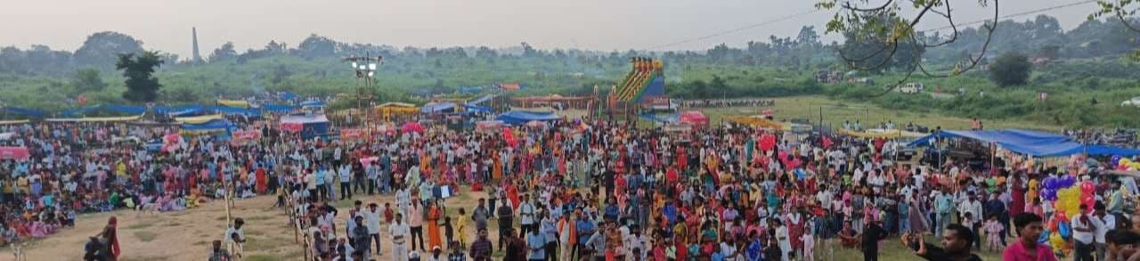 बड़कीटॉड में बूढ़ी पूर्णिमा जतरा, नागपुरी ऑर्केस्ट्रा में झूमे लोग