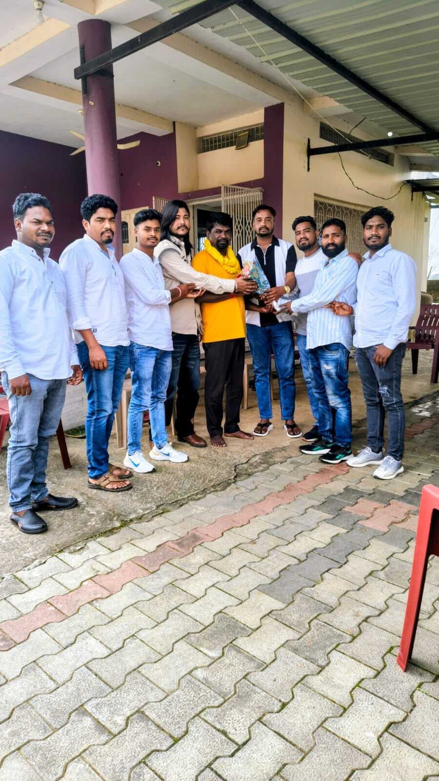 रांची जिला ग्रामीण कांग्रेस अध्यक्ष सोमनाथ मुंडा को दी बधाई