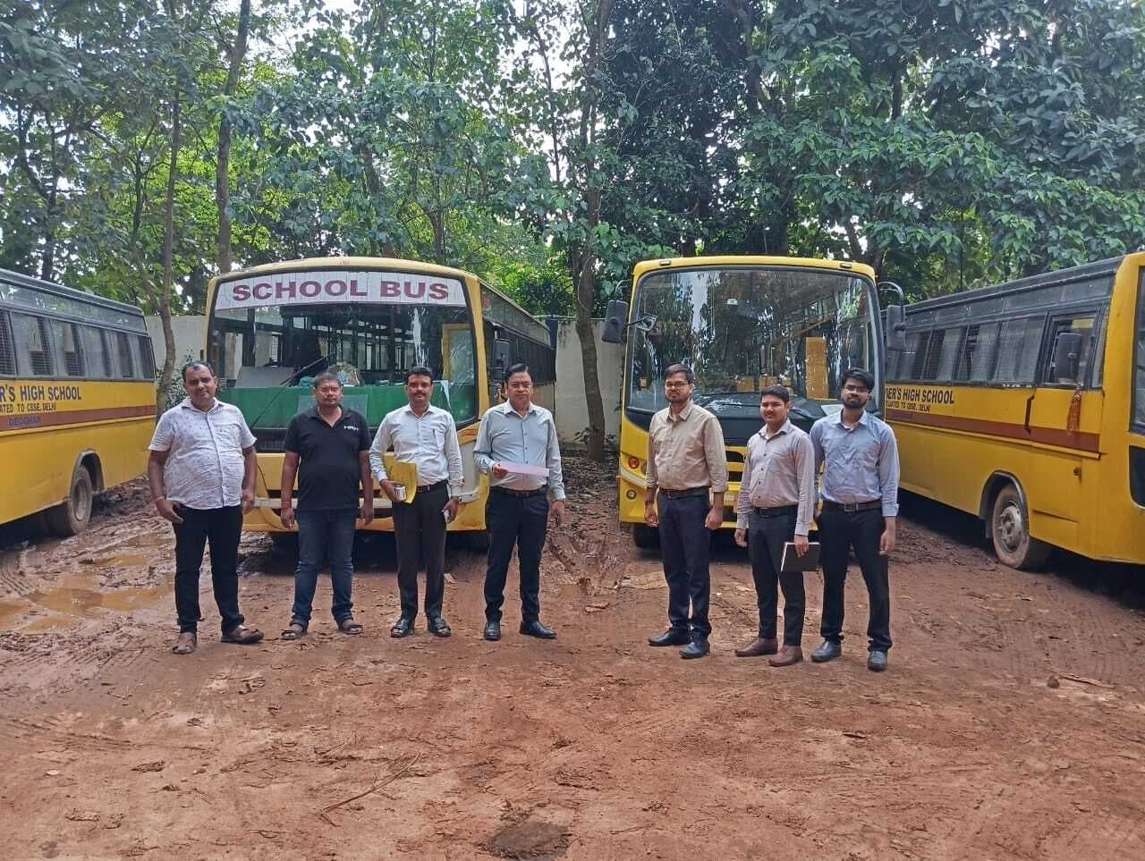 Deoghar news : संत जेवियर्स स्कूल के बसों की हुई जांच, नियमों के उल्लंघन पर 19,900 रुपये जुर्माना वसूला