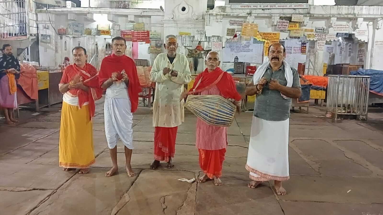 Deoghar News : बाबा नगरी  में प्रभात फेरी कीर्तन का शुभारंभ