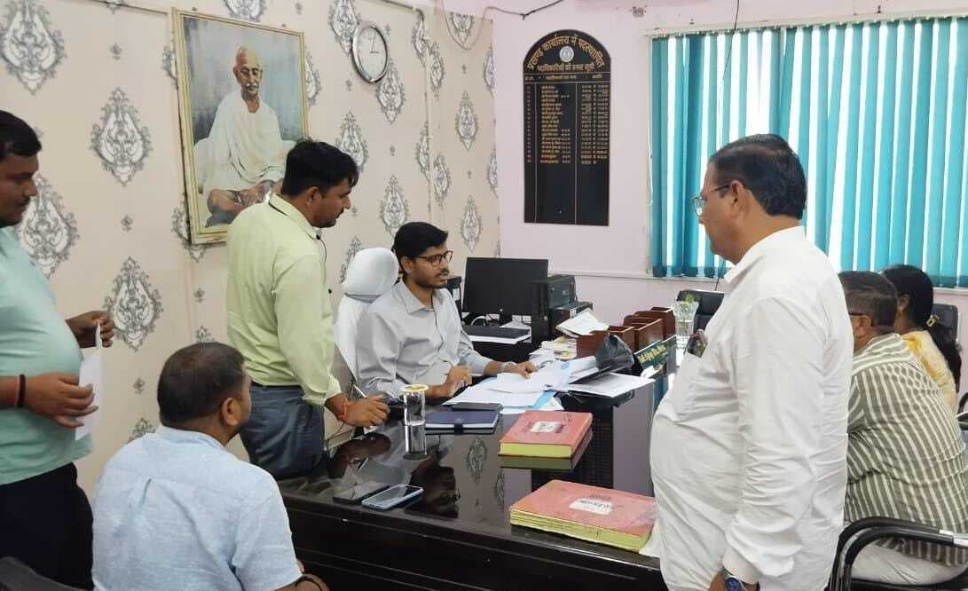 प्राथमिकता के स्तर पर करें परिवाद से संबंधित मामलों का निष्पादन : डीडीसी