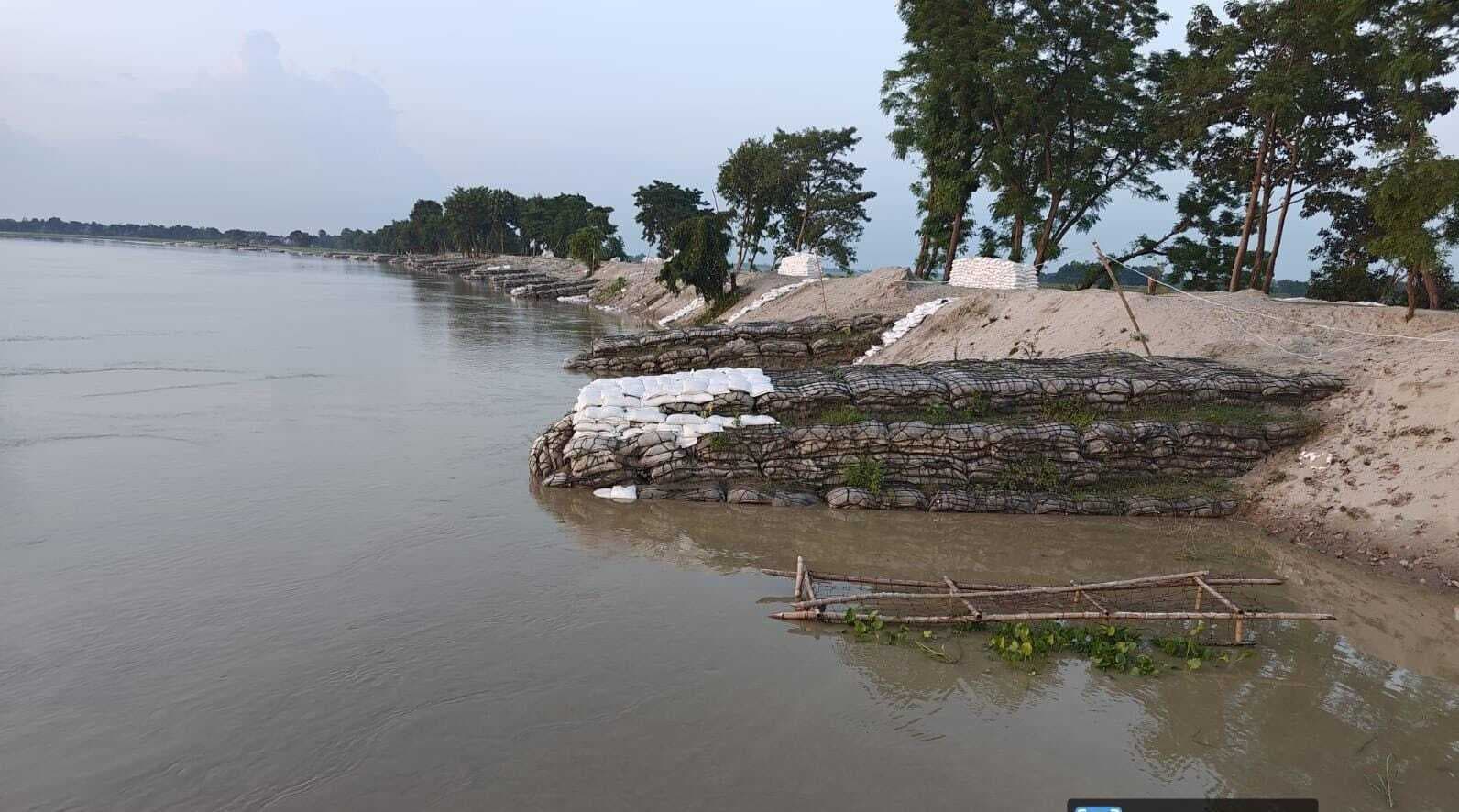 कोसी बराज से अत्यधिक जलस्राव का असर हुआ स्थिर