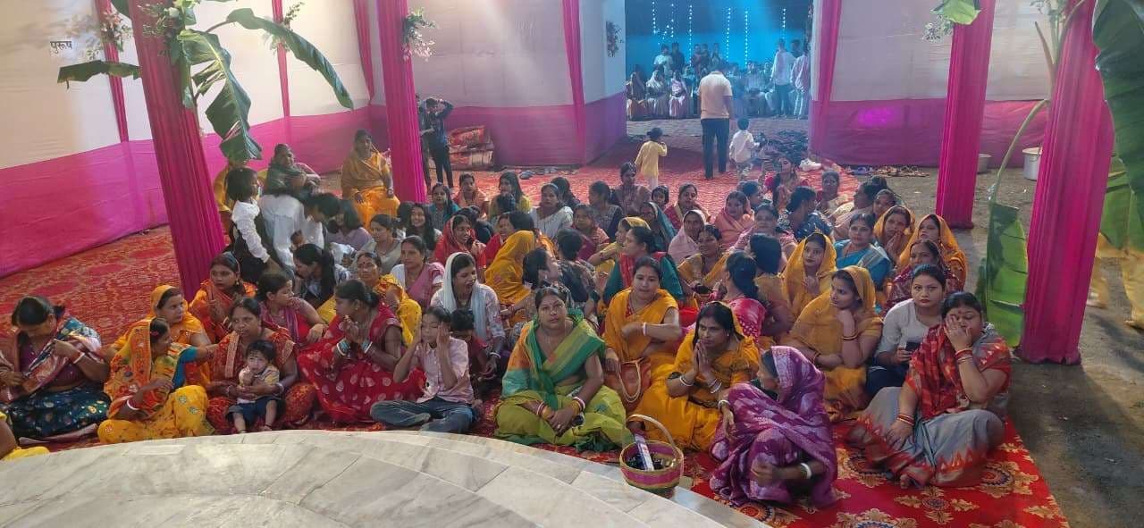 दुर्गा मंदिर में मां लक्खी की धूमधाम से हुई पूजा