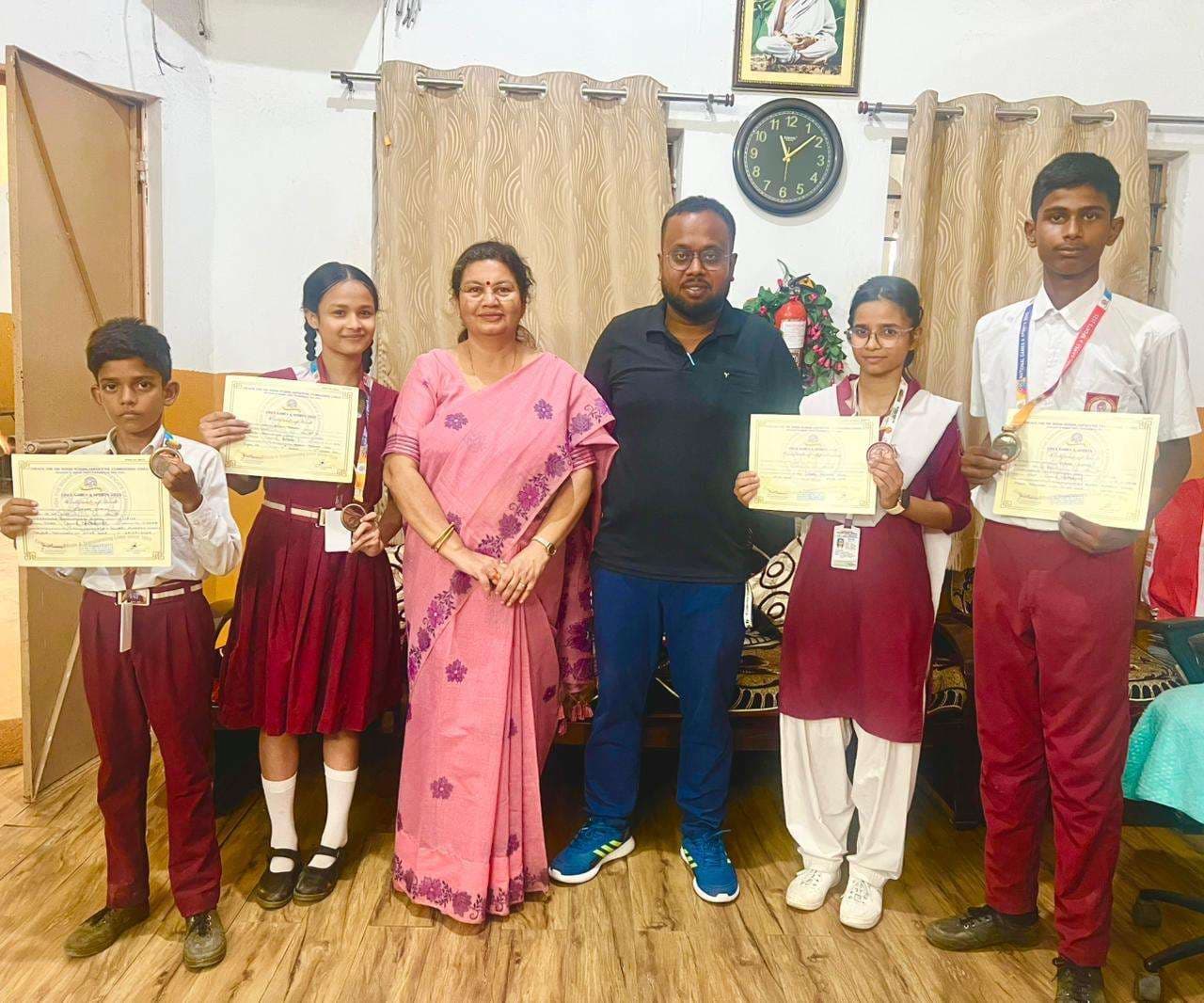 vivekanand school student's won medal: सूरज, इनायत, अफसरा व जिया ने सीआइएससीइ नेशनल ताइक्वांडो प्रतियोगिता में जीते पदक