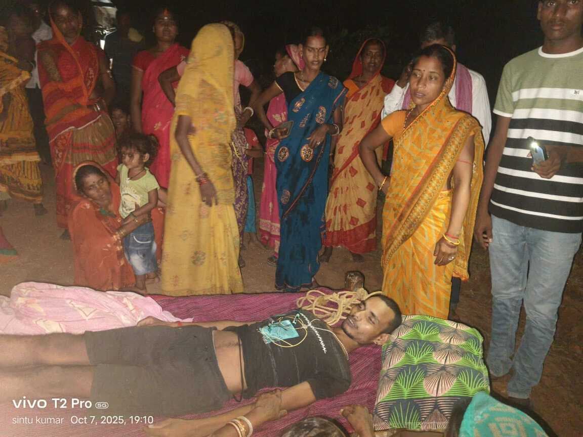 ट्रैक्टर चालक का दोनिहार जंगल में पेड़ से लटका मिला शव, मची सनसनी