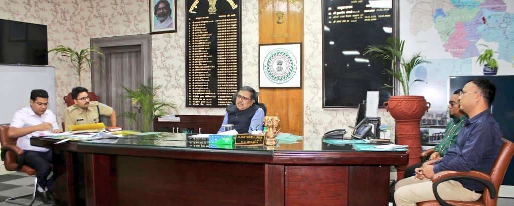 Bokaro News : एयरपोर्ट संचालन के सभी कार्य नवंबर के प्रथम सप्ताह तक करें पूरा : उपायुक्त