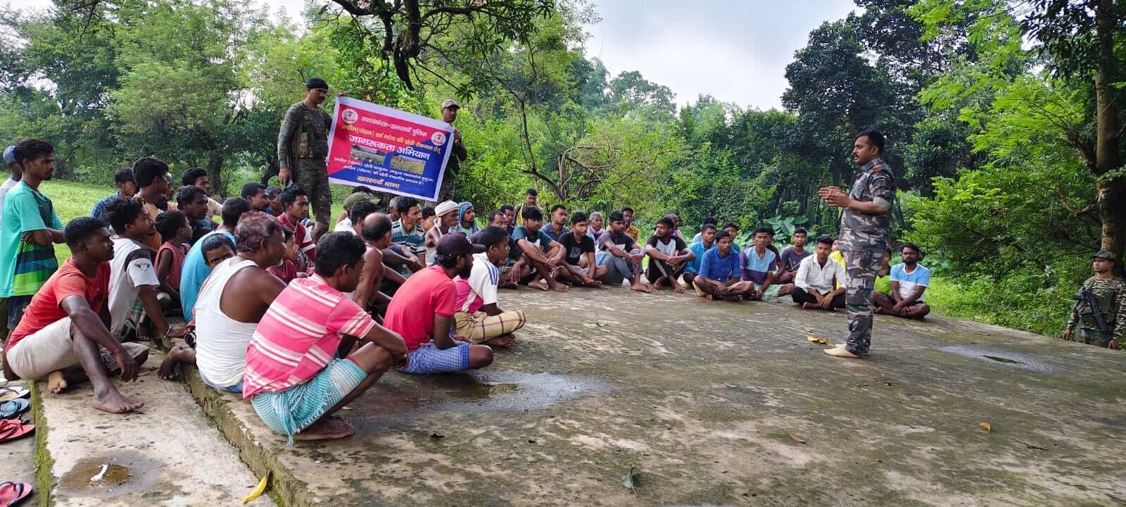 Seraikela Kharsawan News : अफीम की जगह पर वैकल्पिक खेती करें : गौरव