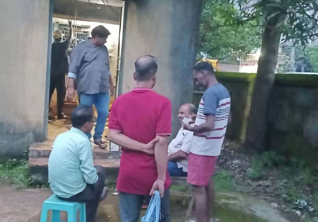 East Singhbhum News : नरसिंहगढ़ का पंप और स्टार्टर फिर खराब, परेशान रहे 300 उपभोक्ता