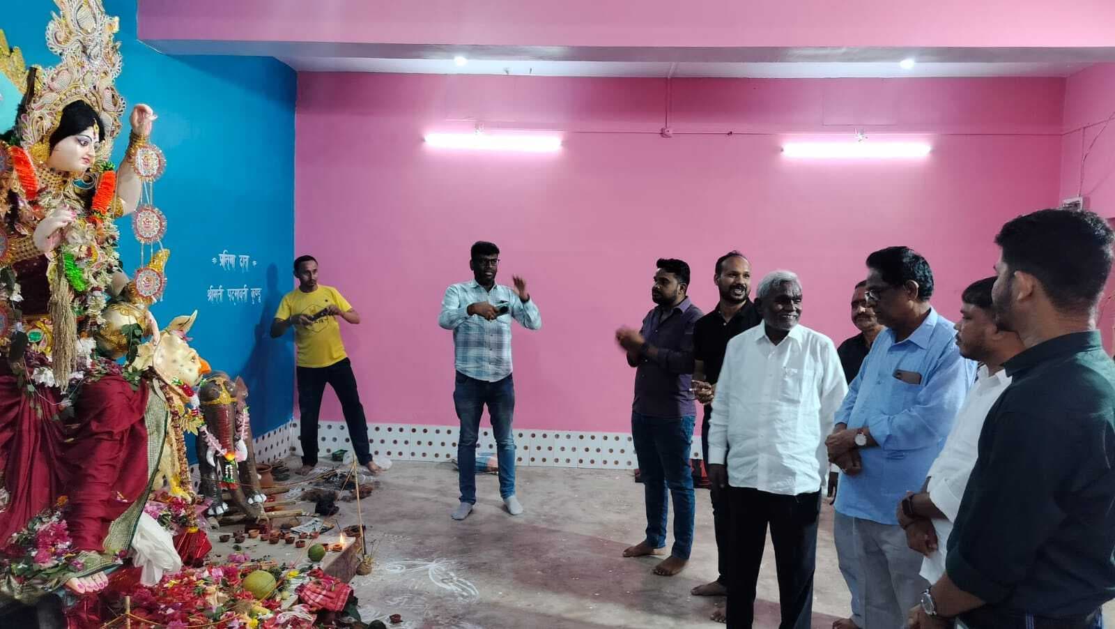 East Singhbhum News : दान के नाम पर आदिवासियों की जमीन लूटी जा रही