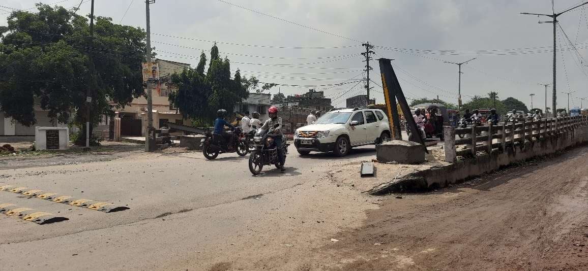 ट्रक-ट्रैक्टर वालों को ओवरब्रिज पर परिचालन बंद रखने का आदेश मान्य नहीं