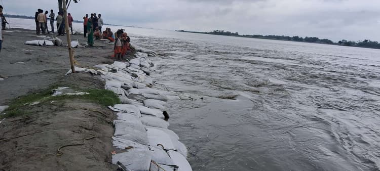 नेपाल में थमी बारिश से कोसी नदी के जलस्तर में कमी, लोगों ने ली राहत की सांस