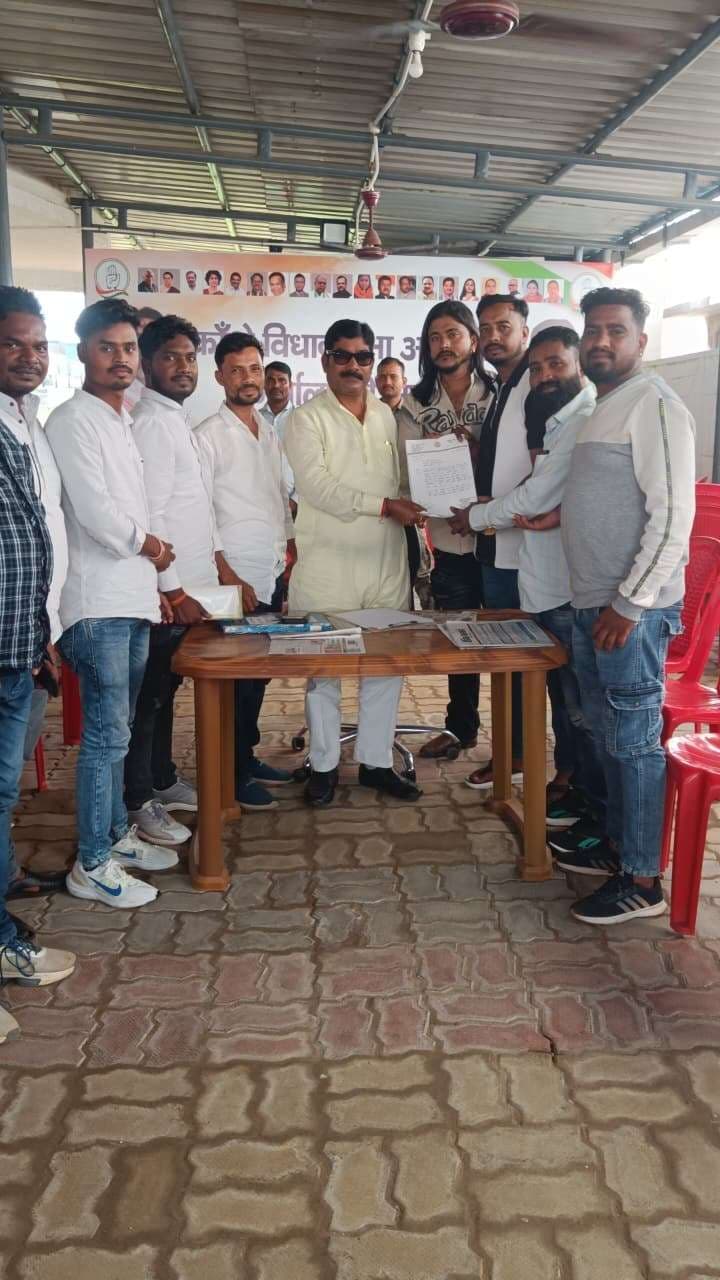 केंद्रीय सरना समिति व आदिवासी मोर्चा ने विधायक को ज्ञापन सौंपा