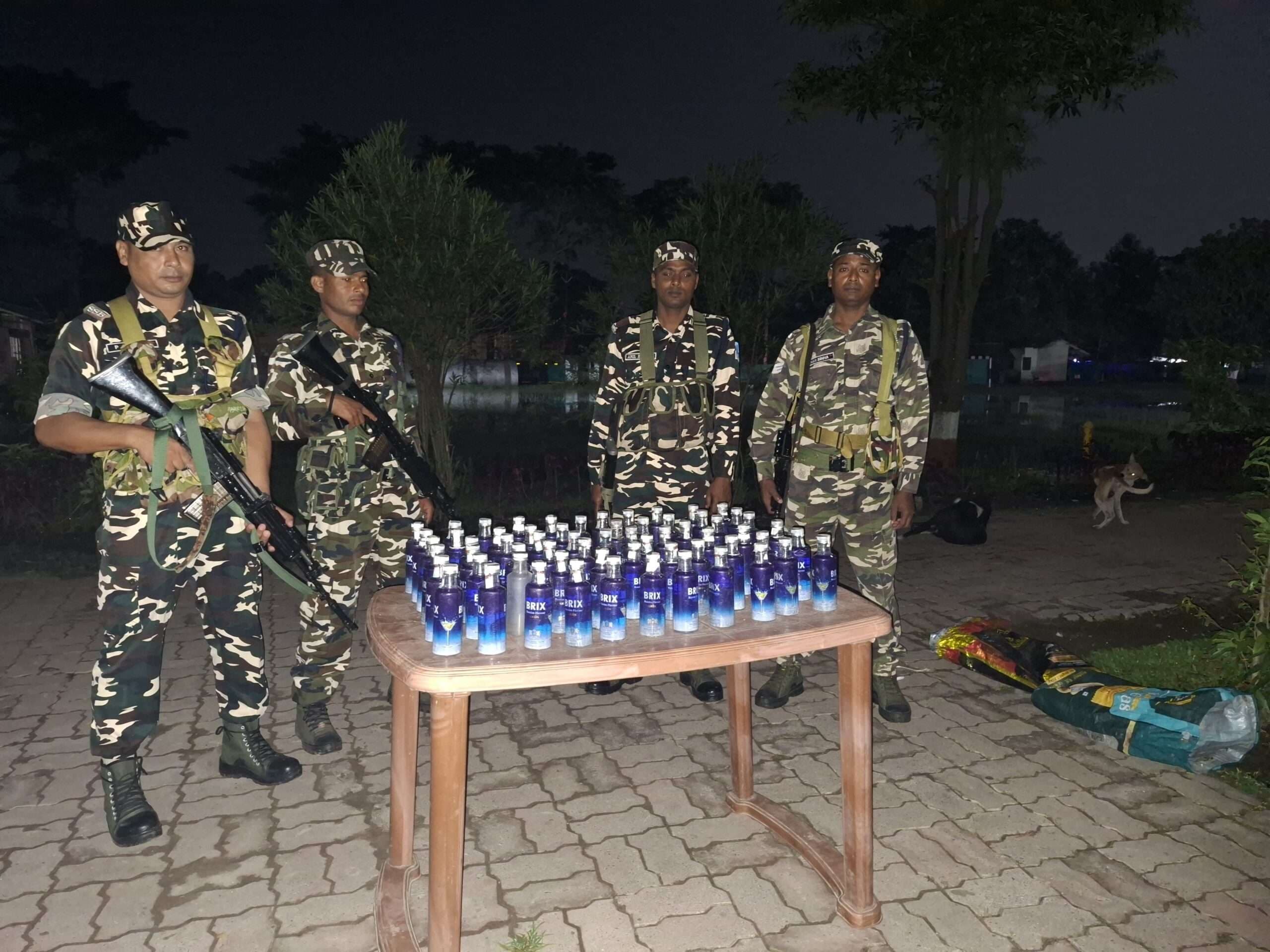 18.9 लीटर नेपाली शराब बरामद, तस्कर फरार