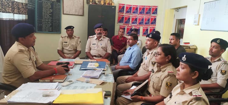 वारंटियों को अविलंब करें गिरफ्तार : थानाध्यक्ष