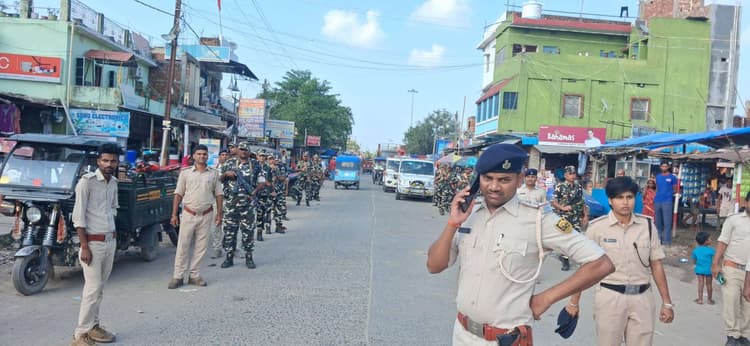 जदिया में निकाला गया फ्लैग मार्च