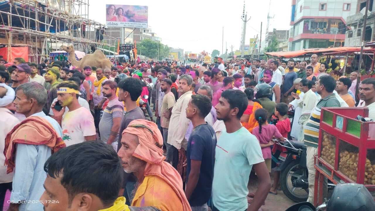 Motihari: शांतिपूर्ण माहौल में हुई माता की प्रतिमाओं का विसर्जन