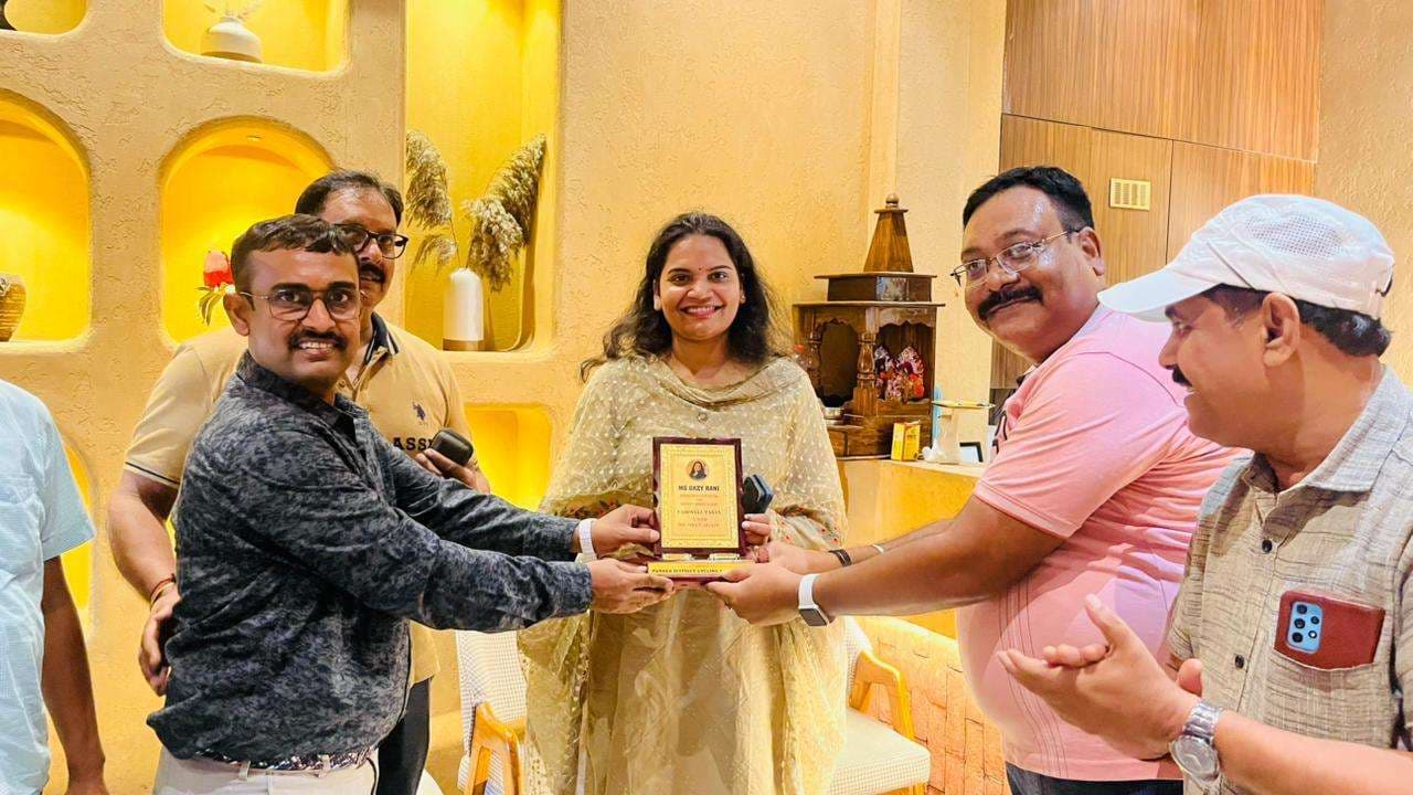 समारोह आयोजित कर जिला खेल पदाधिकारी को दी गयी विदाई