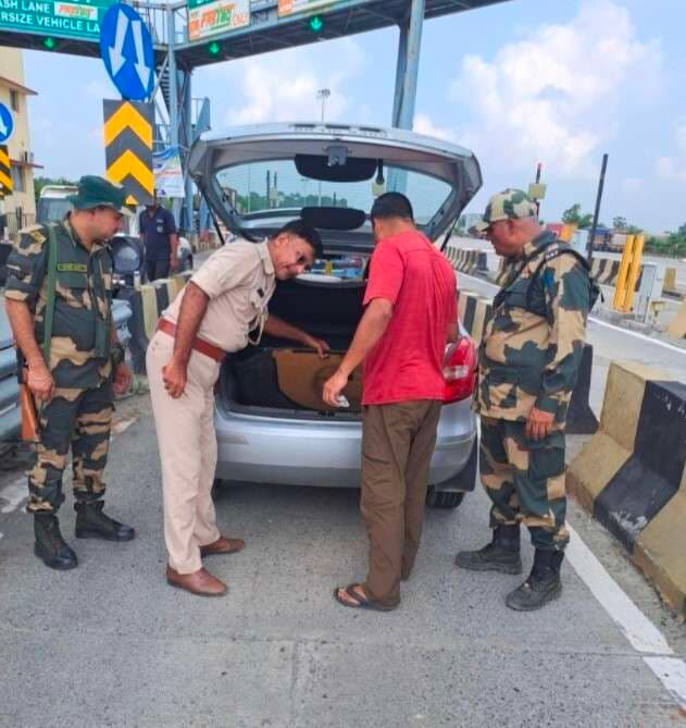 जिले भर में चलायी जा रही वाहनों की सघन चेकिंग अभियान