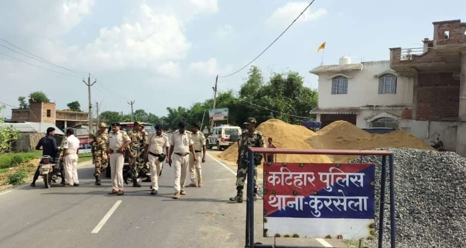 पुलिस ने एनएच 31 पर चलाया वाहन जांच अभियान