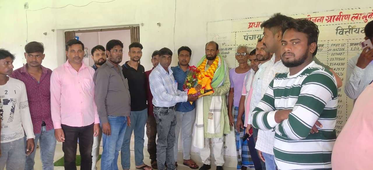 सोनबाद पंचायत सचिव को दी गयी विदाई