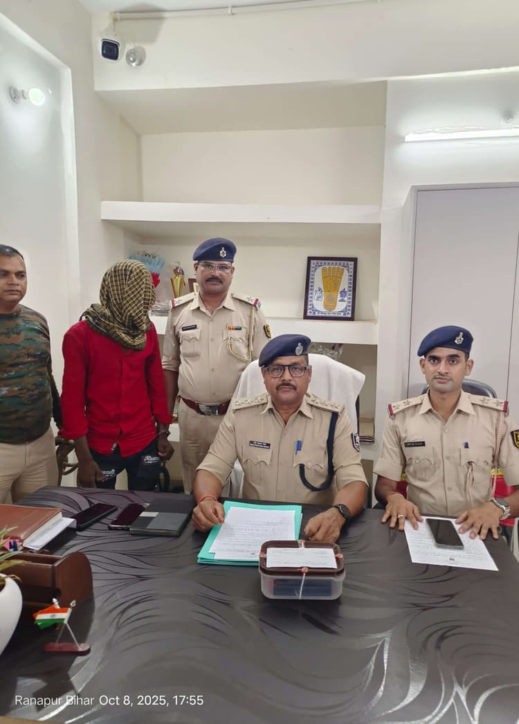महिला के गले से लॉकेट छीनकर भाग रहे अपराधी को पुलिस ने दबोचा