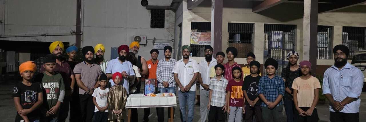 Jamshedpur news. साकची में गायक राजवीर जवंदा को दी श्रद्धांजलि