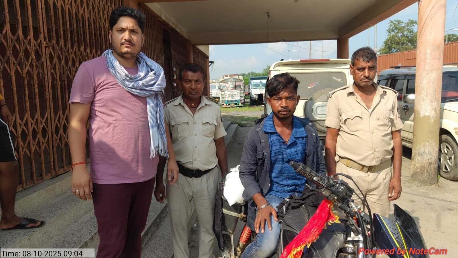 रजौली में शराब तस्कर गिरफ्तार