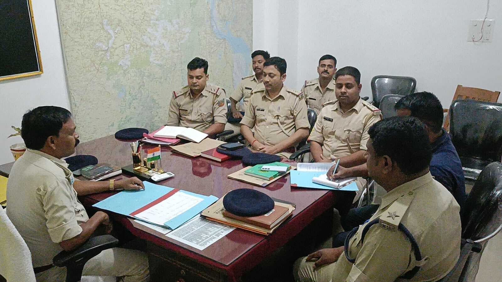 अपराध गोष्ठी में काली पूजा के मद्देनजर सुरक्षा को लेकर दिए निर्देश