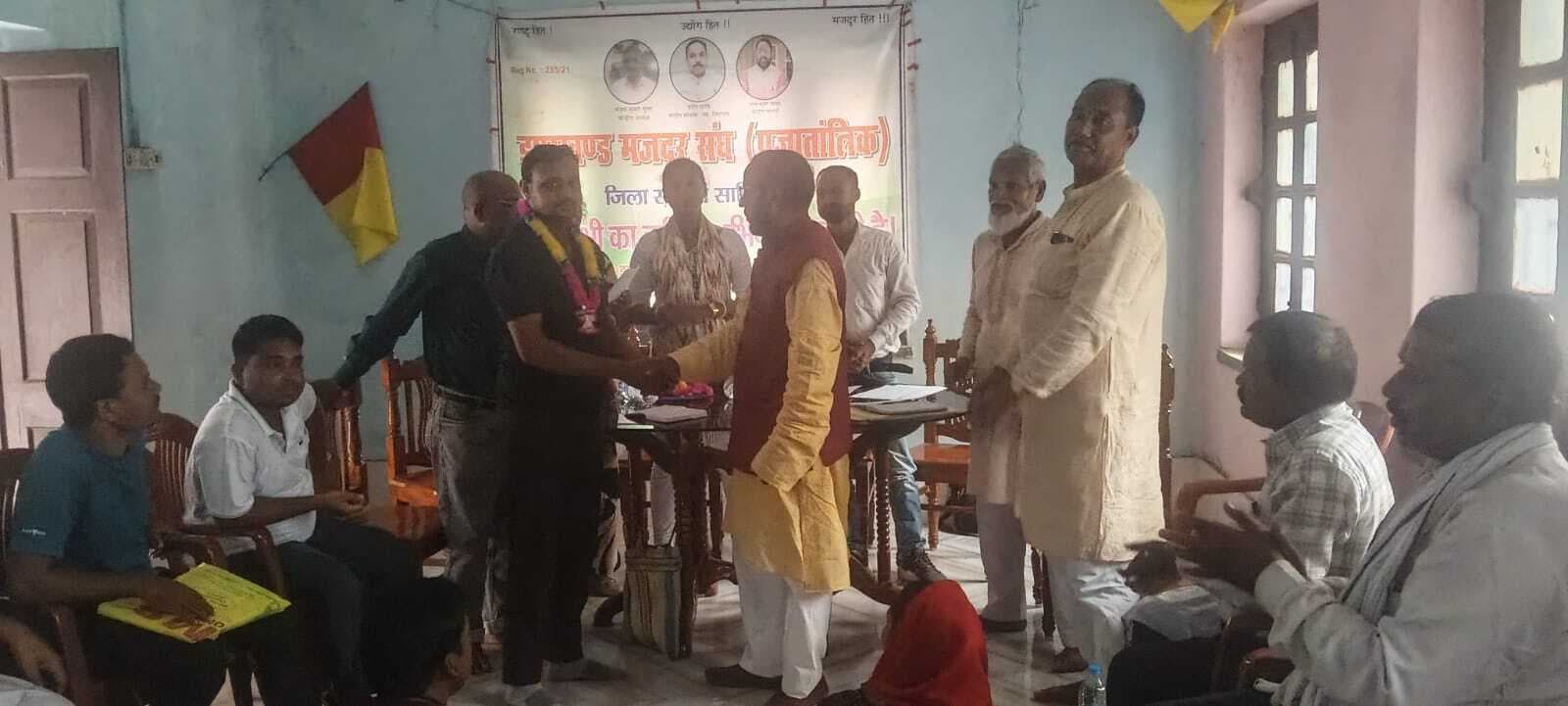 मजदूरों की मांग को लेकर धरना-प्रदर्शन करेगा मजदूर संघ