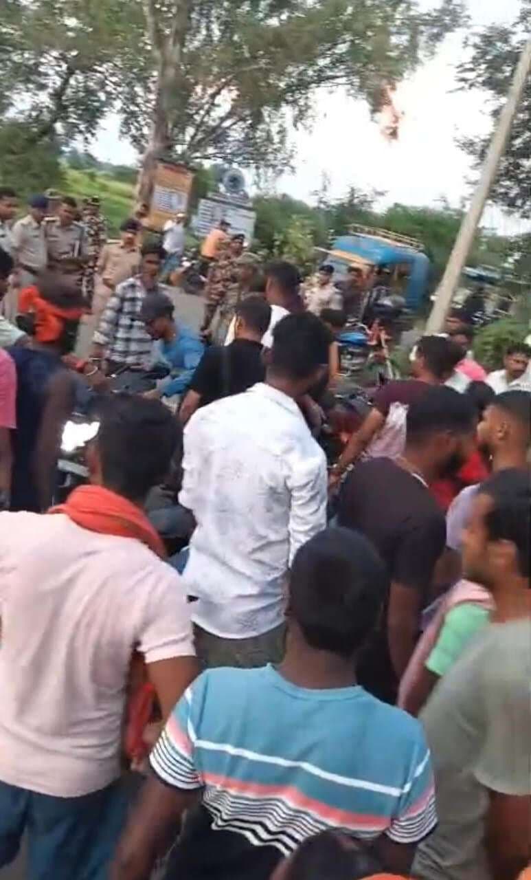 युवक की मौत पर हंगामा व सड़क जाम