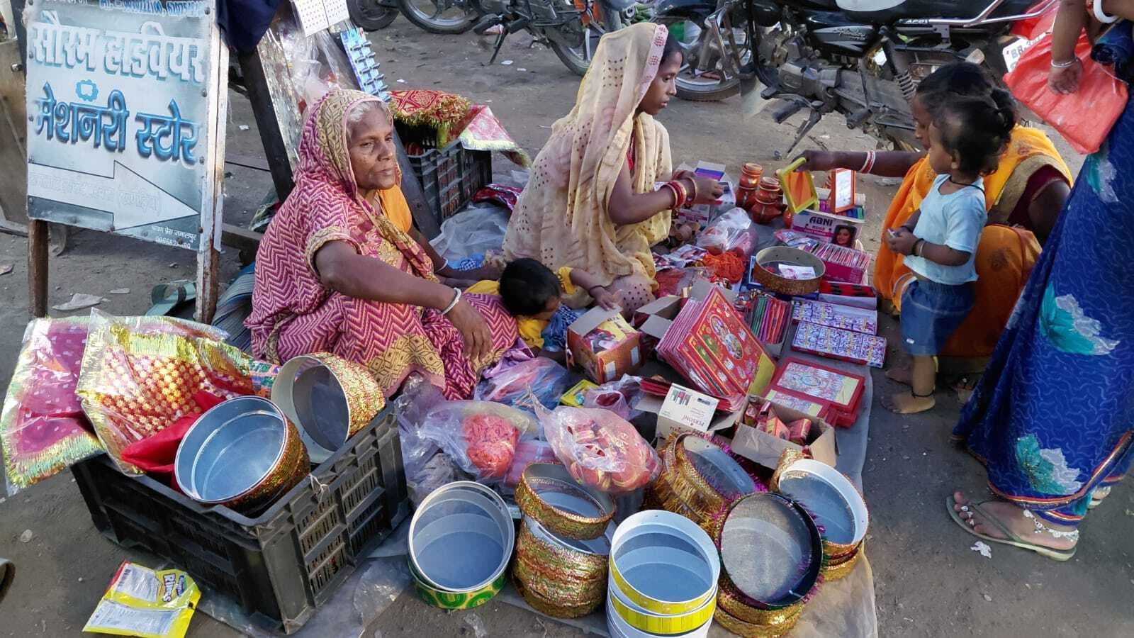 व्रत करवाचौथ कल, तैयारी पूरी