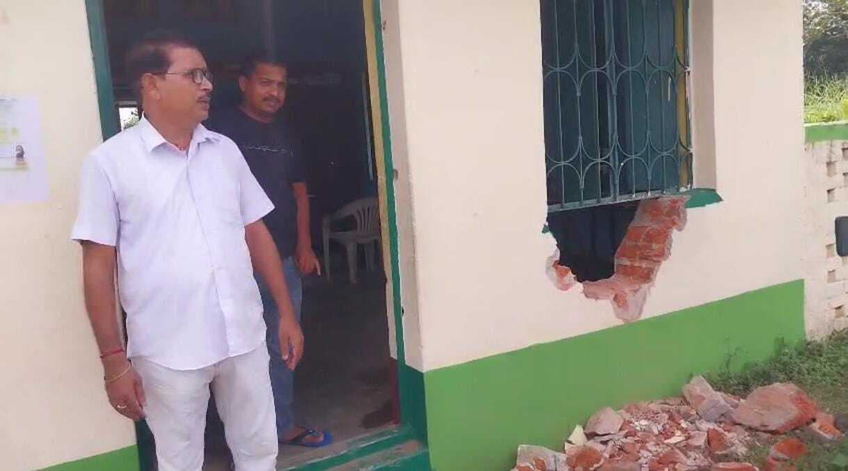 स्कूल में सेंधमारी कर हजारों की चोरी