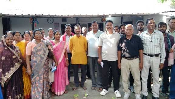 पीडीएस डीलर संघ के अध्यक्ष संतोष एवं सचिव बने शाकिर